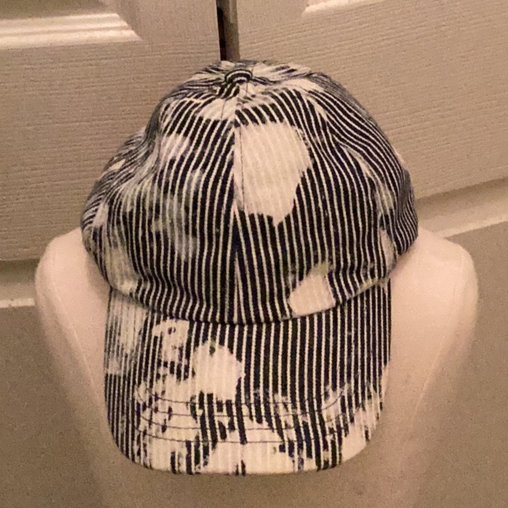 🧢NWT Fabulous Unisex Baseball Style Cap Adjustable Fun To Wear 🧢